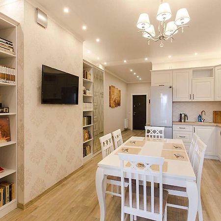 2-Roomed Apartment With Living Room Odessa Ngoại thất bức ảnh