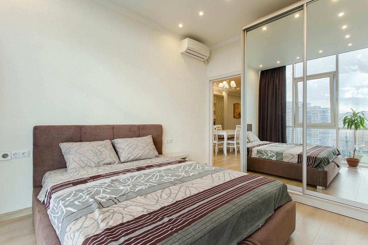 2-Roomed Apartment With Living Room Odessa Ngoại thất bức ảnh