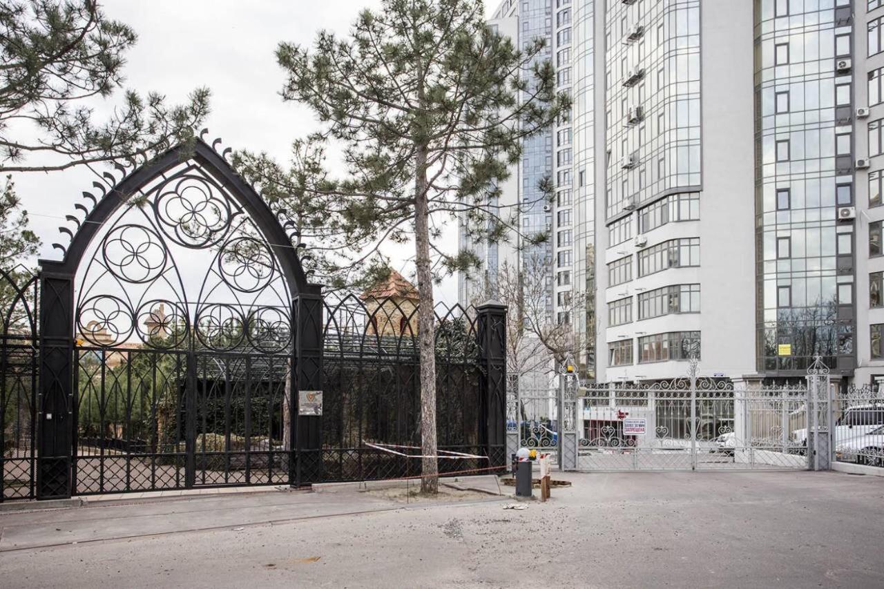 2-Roomed Apartment With Living Room Odessa Ngoại thất bức ảnh