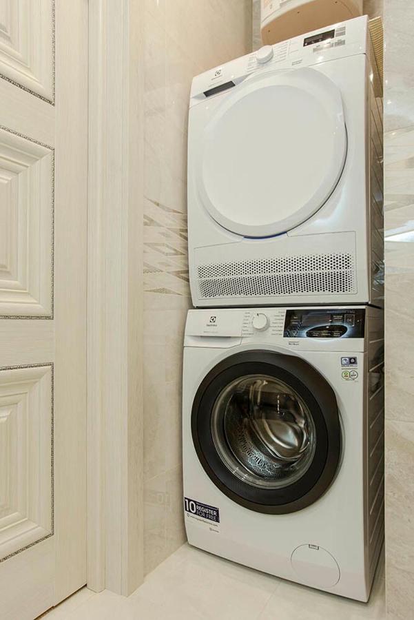 2-Roomed Apartment With Living Room Odessa Ngoại thất bức ảnh